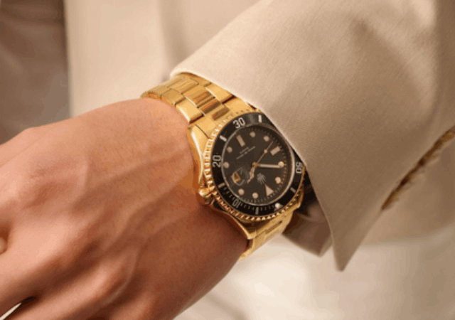 Kol Saati Neden Geri Kalır?