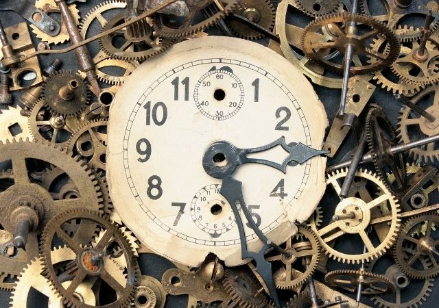 Dünyada İlk Saati Kim İcat Etti?